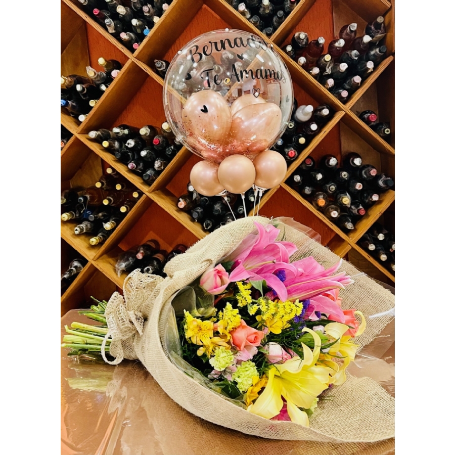 Foto Buquê de Flores Luxo com Balões Personalizados